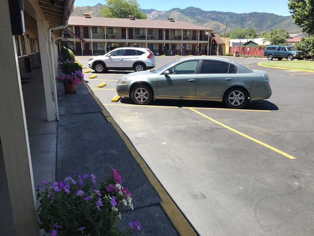 Klamath Motor Lodge Yreka Buitenkant foto