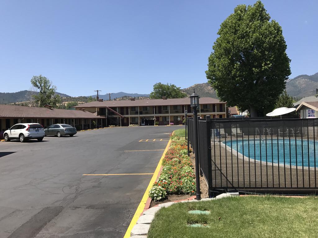 Klamath Motor Lodge Yreka Buitenkant foto