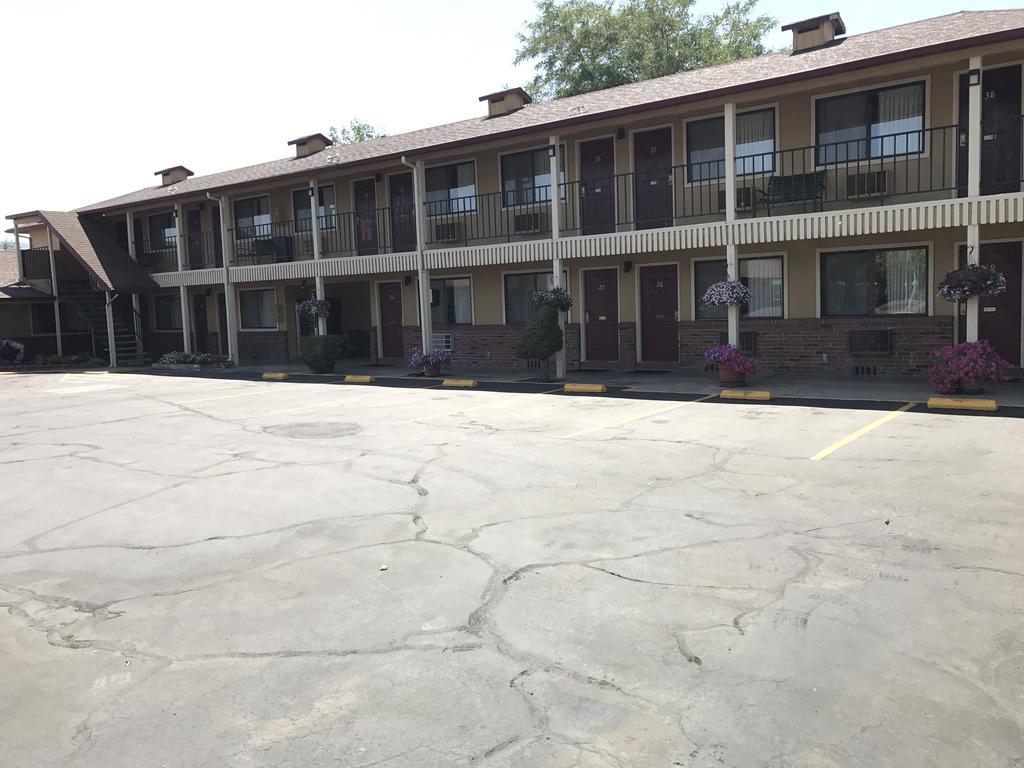 Klamath Motor Lodge Yreka Buitenkant foto