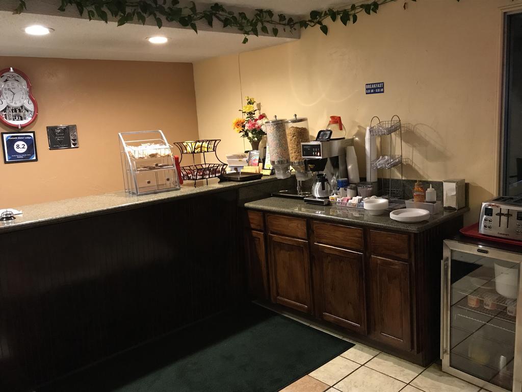 Klamath Motor Lodge Yreka Buitenkant foto