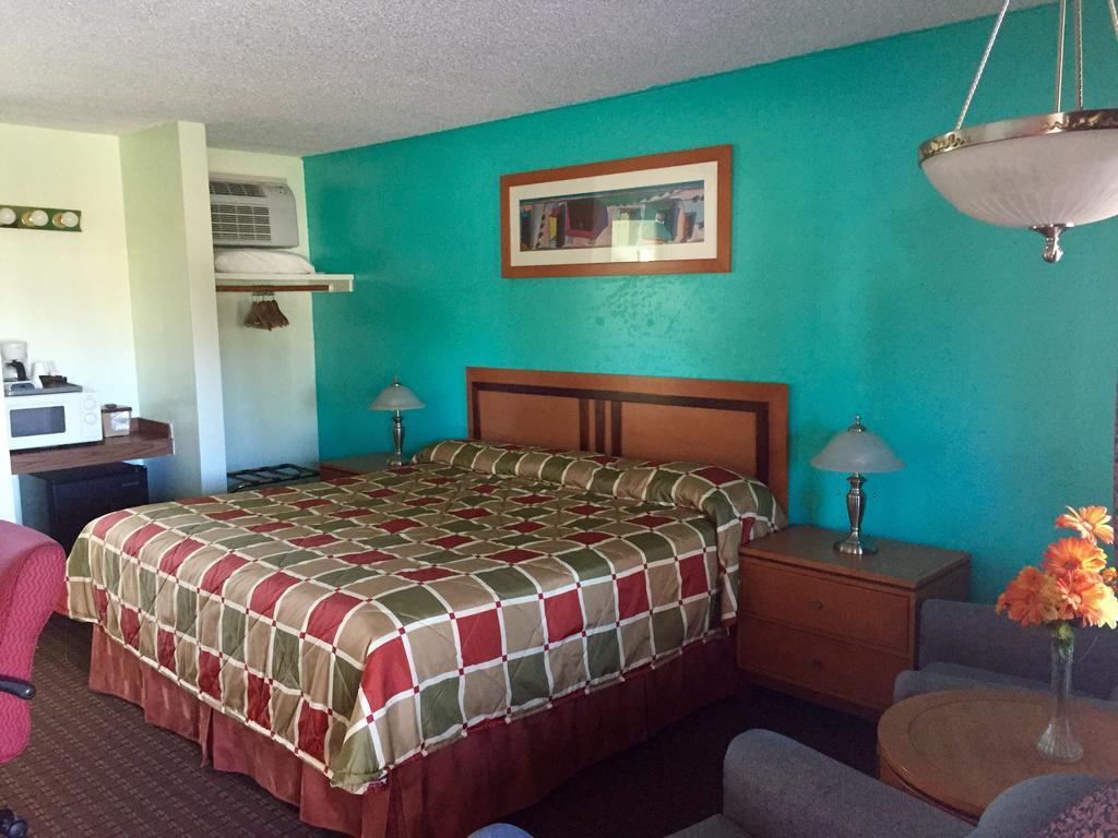 Klamath Motor Lodge Yreka Buitenkant foto