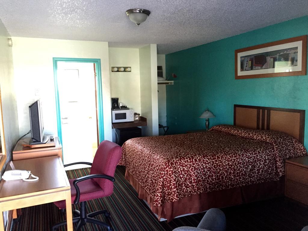 Klamath Motor Lodge Yreka Buitenkant foto