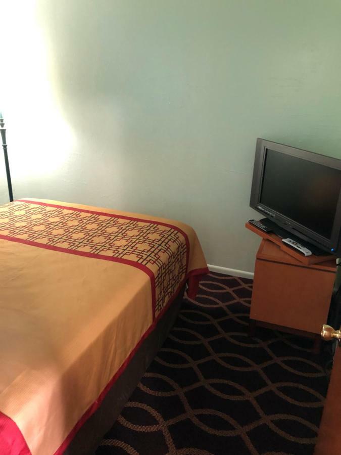 Klamath Motor Lodge Yreka Buitenkant foto